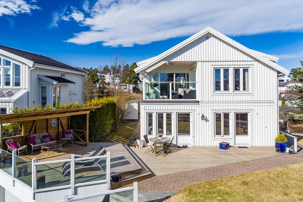 Solrik uteplass Galleribilde