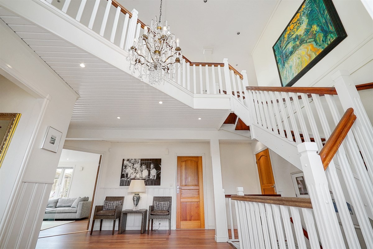 Hall/trapp Galleribilde