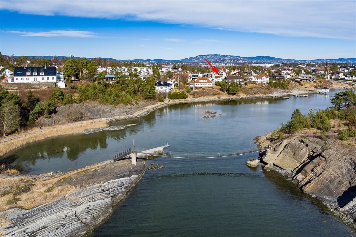 Kort vei til sjøen med natursti og badestrand Galleribilde