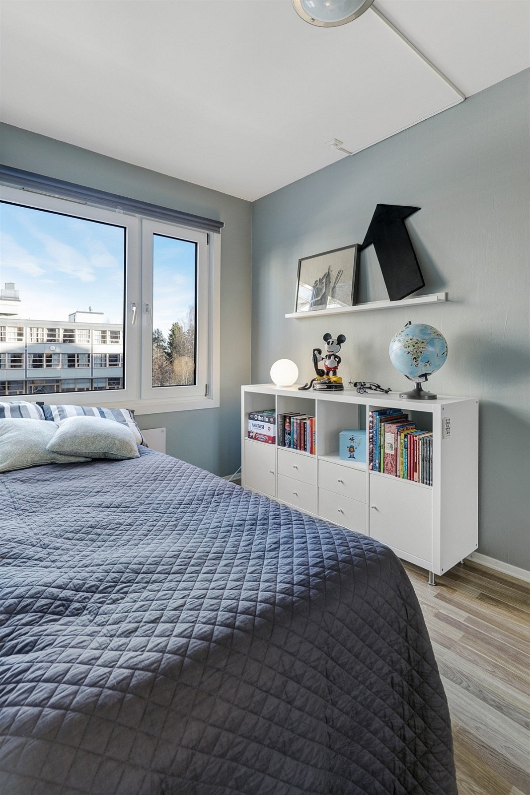 Rommet ligger i andre enden av boligen, fra hovedsoverommet. Galleribilde