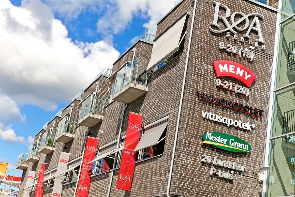Røa Senter har et godt utvalg av butikker og kafeer. Kun kort avstand fra boligen. Galleribilde