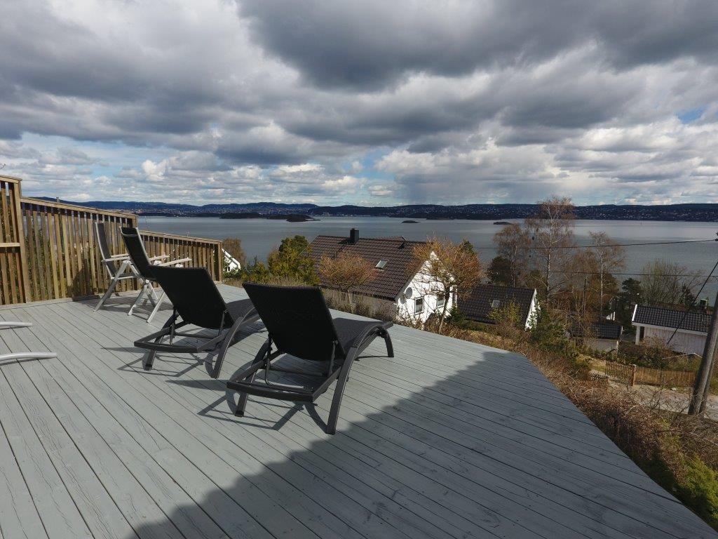 Panoramautsikt fra terrasse bak garasjen Galleribilde