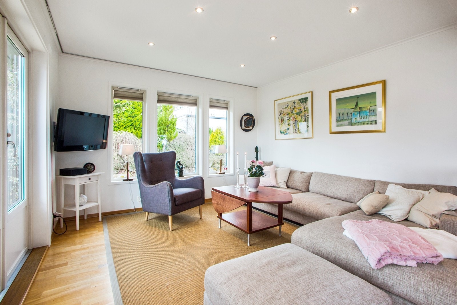 Stue med flott gjennomlys - 2.etg Galleribilde