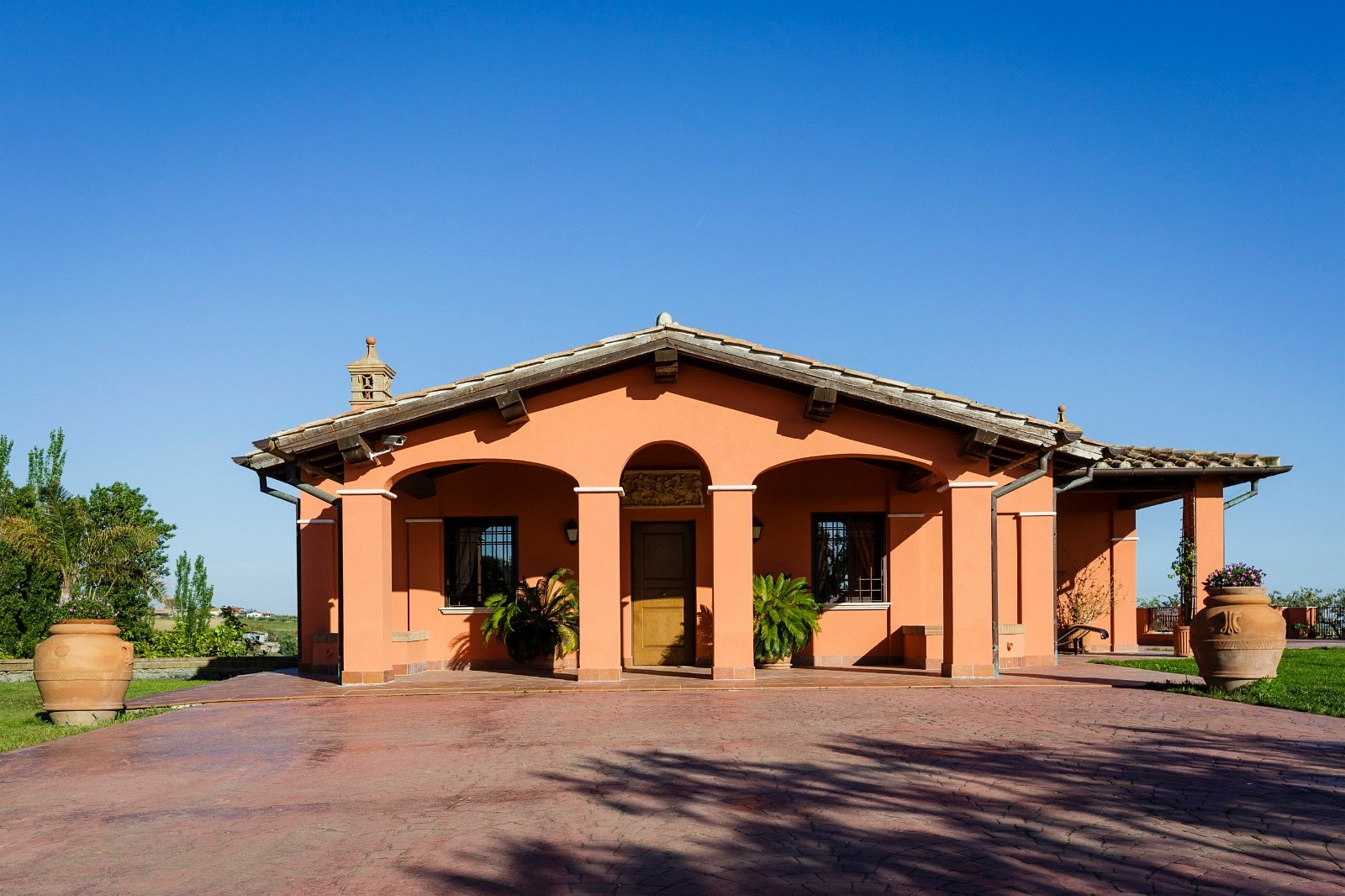 Bakside av hovedbygning Galleribilde