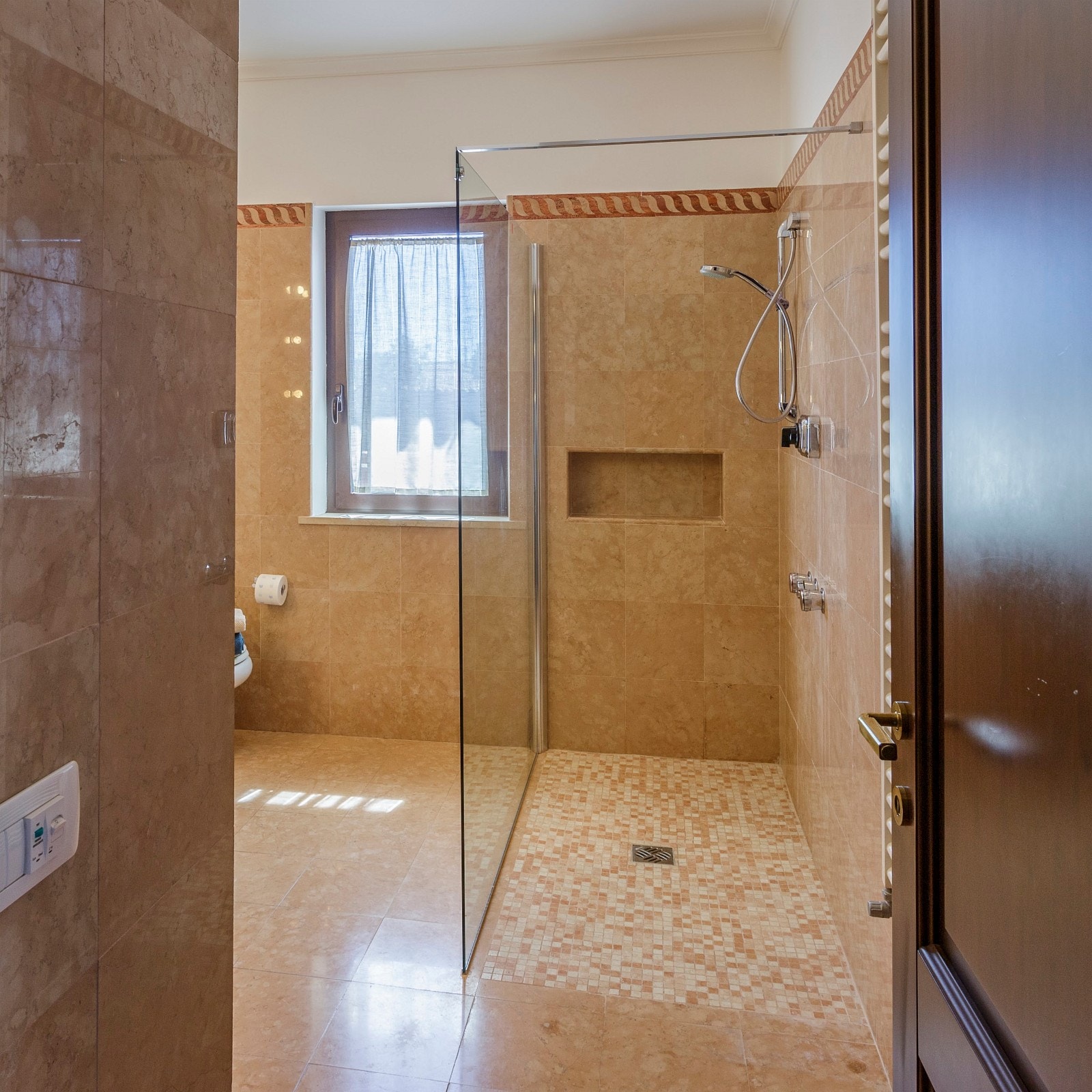 En suite bad - soverom Gemma Galleribilde