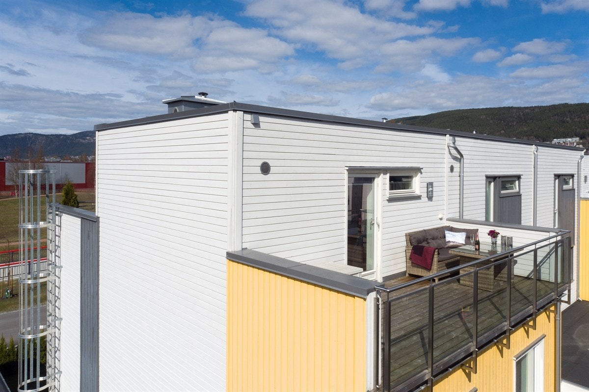 Takterrasse med meget gode solforhold. Galleribilde