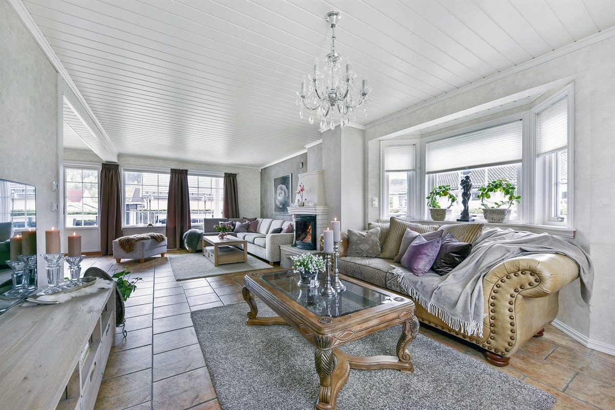 Det er også god plass for spisestuemøblement. Galleribilde