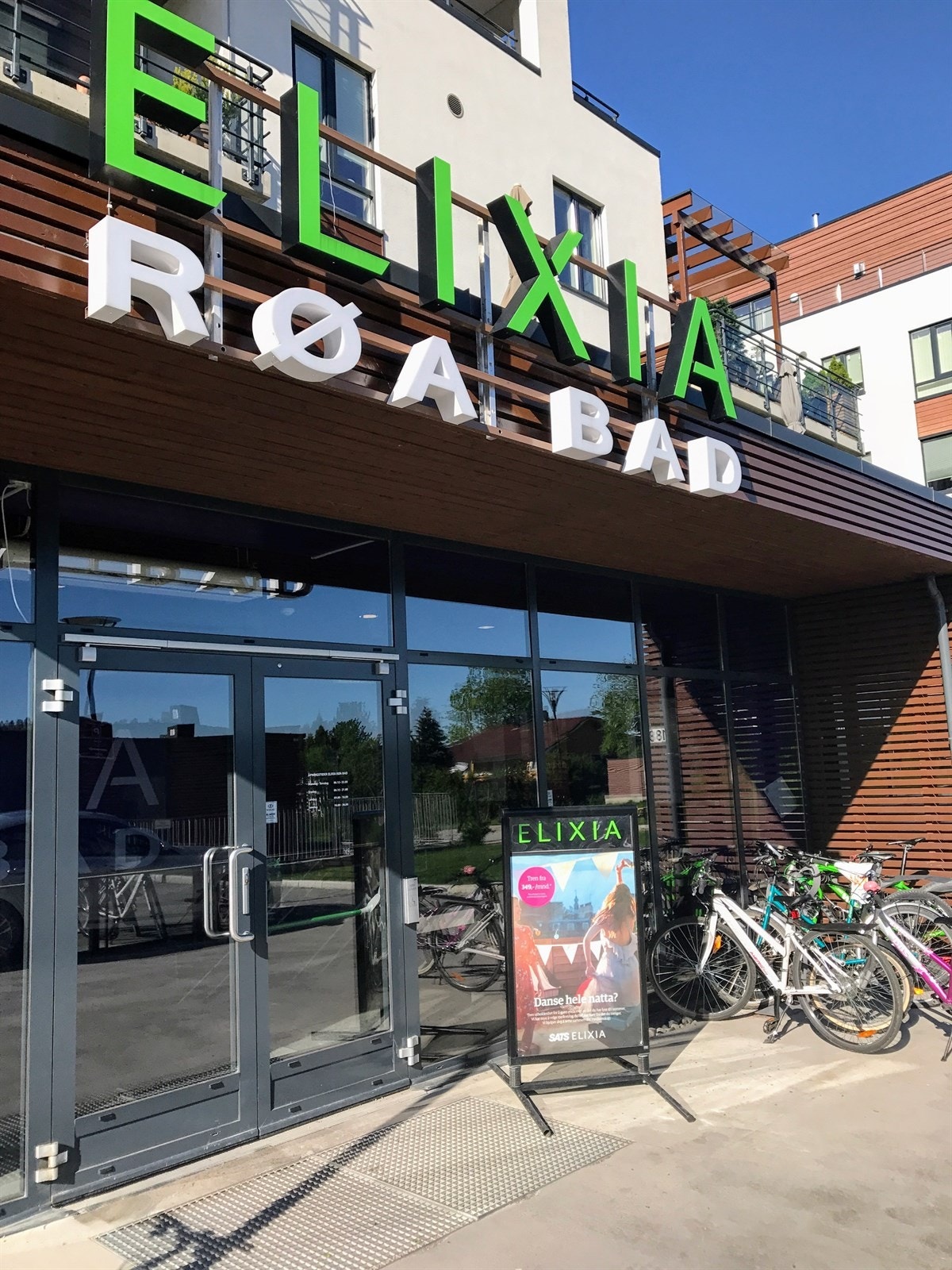 Røa bad med Elixia Galleribilde