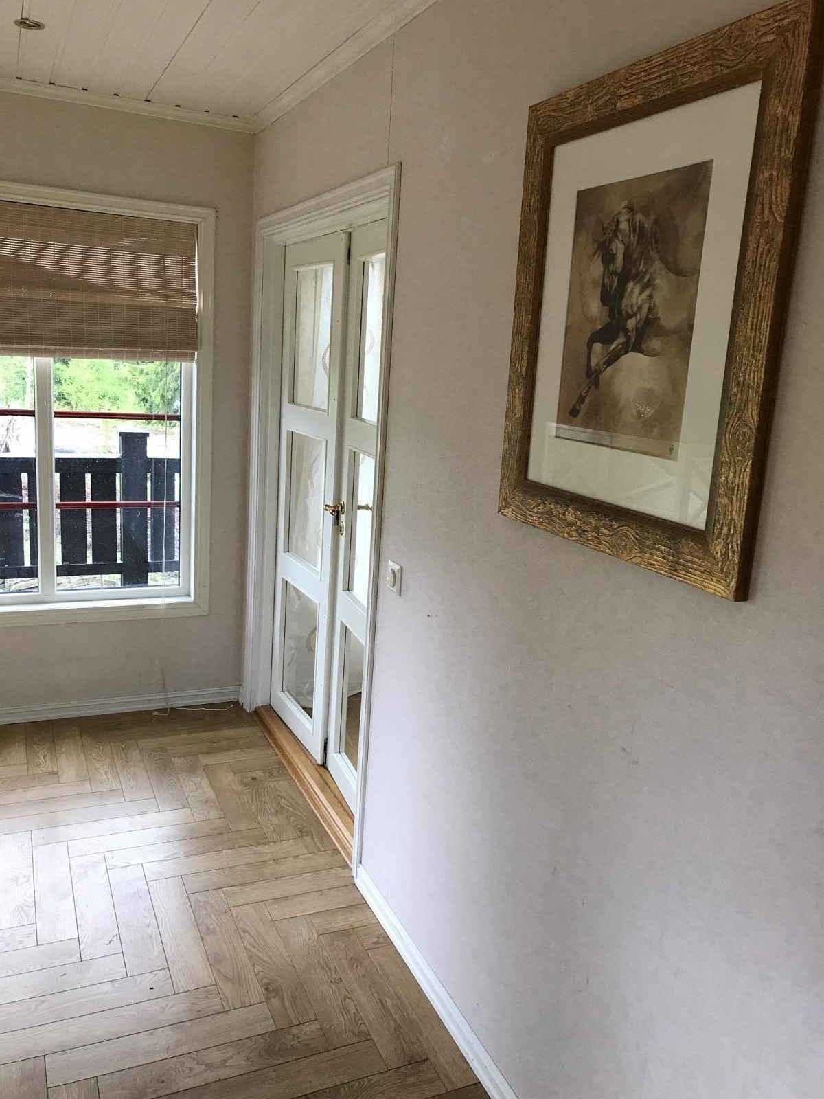 Gang mot soverom / veranda 1. etg. Galleribilde