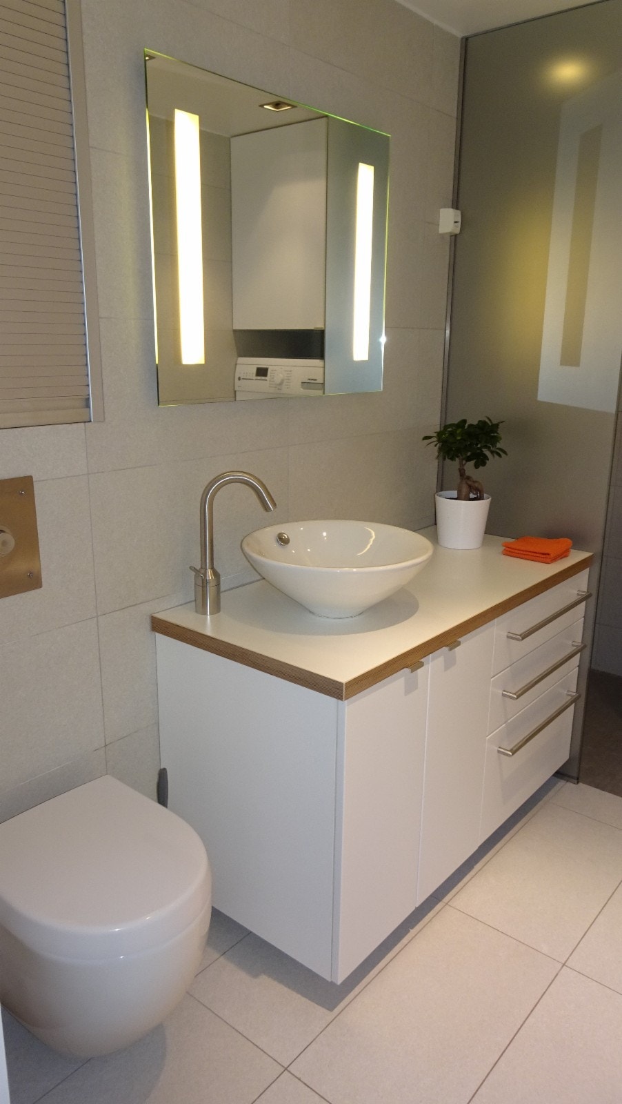 Elegant vask og design armatur Galleribilde