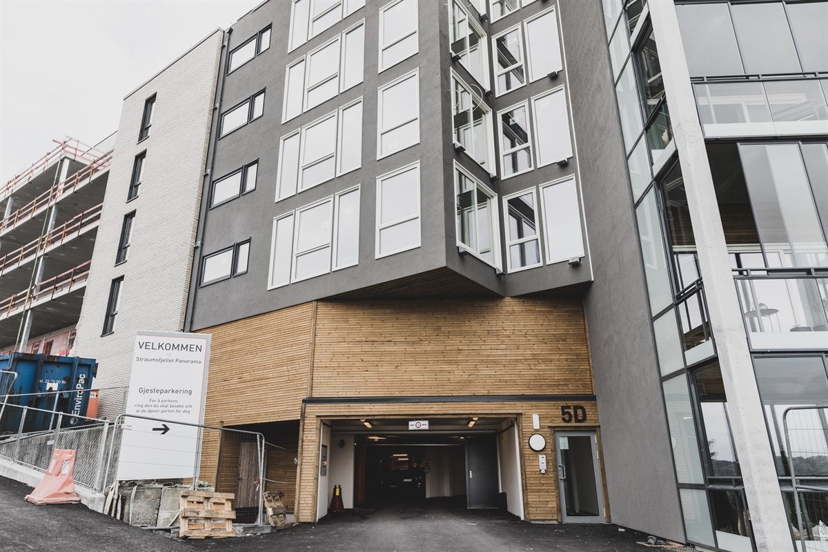 Det er også gjesteparkering i felles garasjeanlegg. Galleribilde