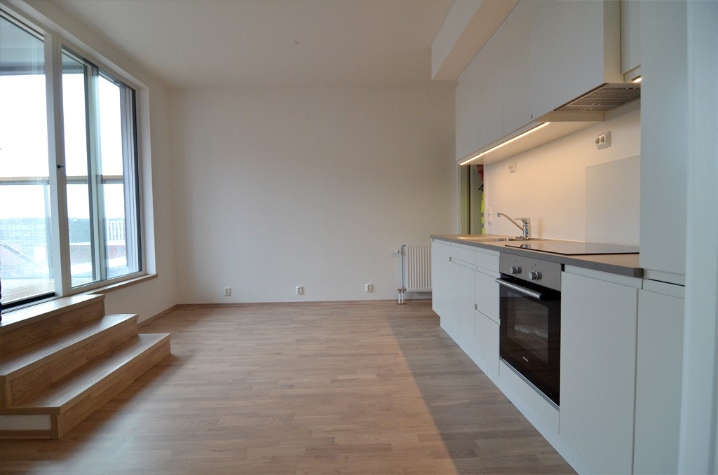 Kjøkken / Stue med plass til sofa. Galleribilde