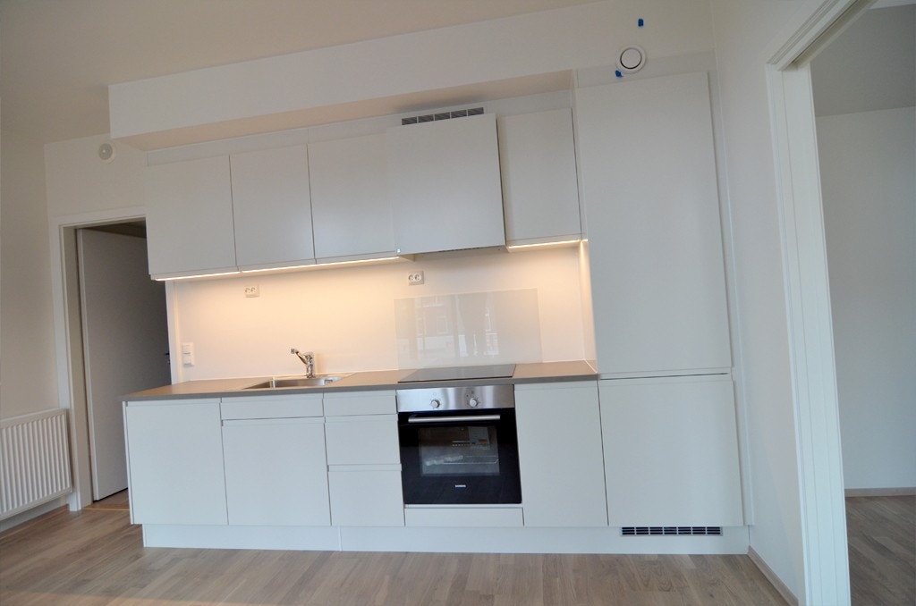 HTH kjøkken med integrerte hvitevarer Galleribilde