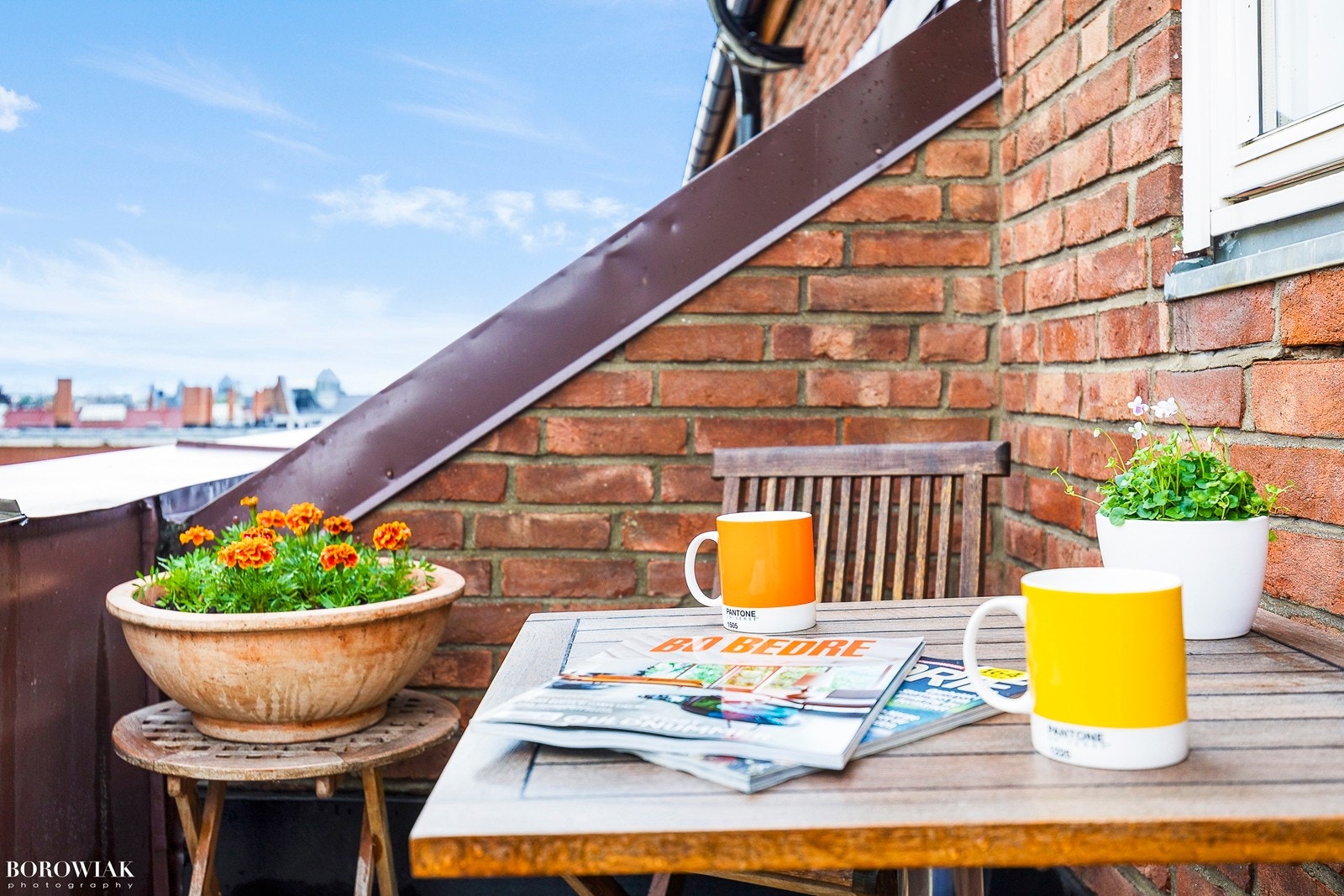 Videre har leiligheten en Nordøstvendt takterrasse på ca.7,5kvm med utgang fra gjesterom hvor morgensolen kan nytes i skjermede omgivelser. Galleribilde