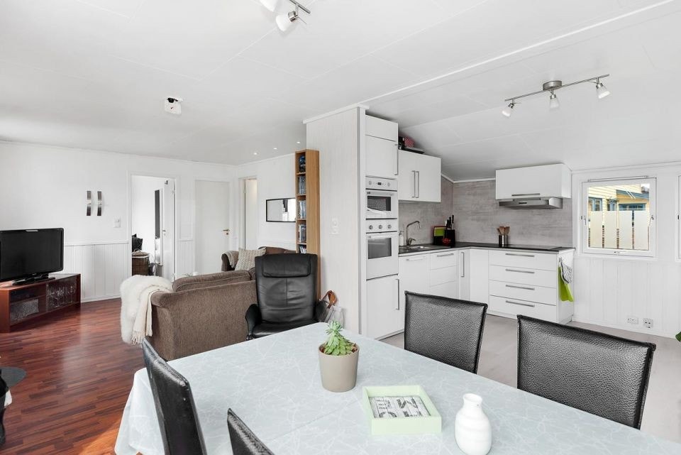 Smart åpen løsning mellom kjøkken og stue Galleribilde