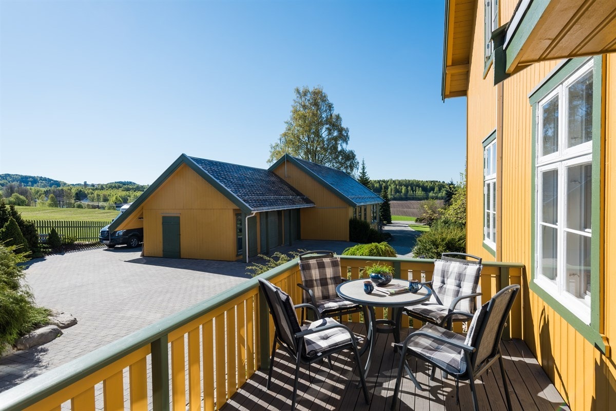 Dobbelgarasje i tilknytning til annekset. Galleribilde