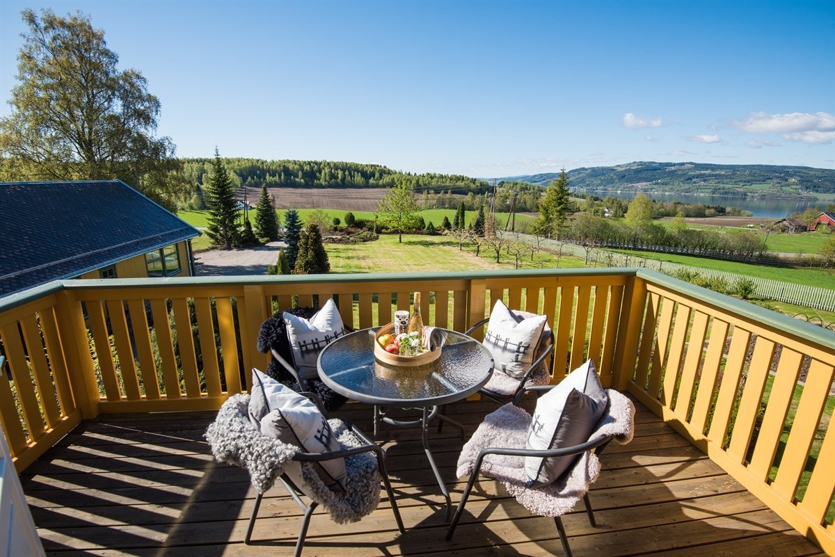 Fin utsiktsveranda fra 2. etg. Galleribilde