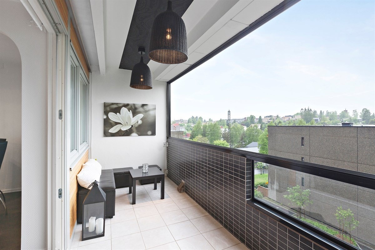 Velkommen til Hovseterveien 52 B! Boligen presenteres av Eie Eiendomsmegling Røa v/ Aida Rajic (tlf. 93025690) Galleribilde