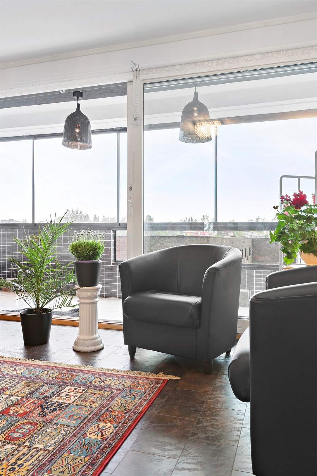 I den romslige stuen vil du få flere muligheter for møblering Galleribilde