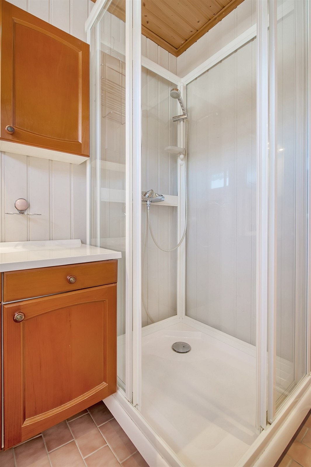 Bad med dusjkabinett Galleribilde