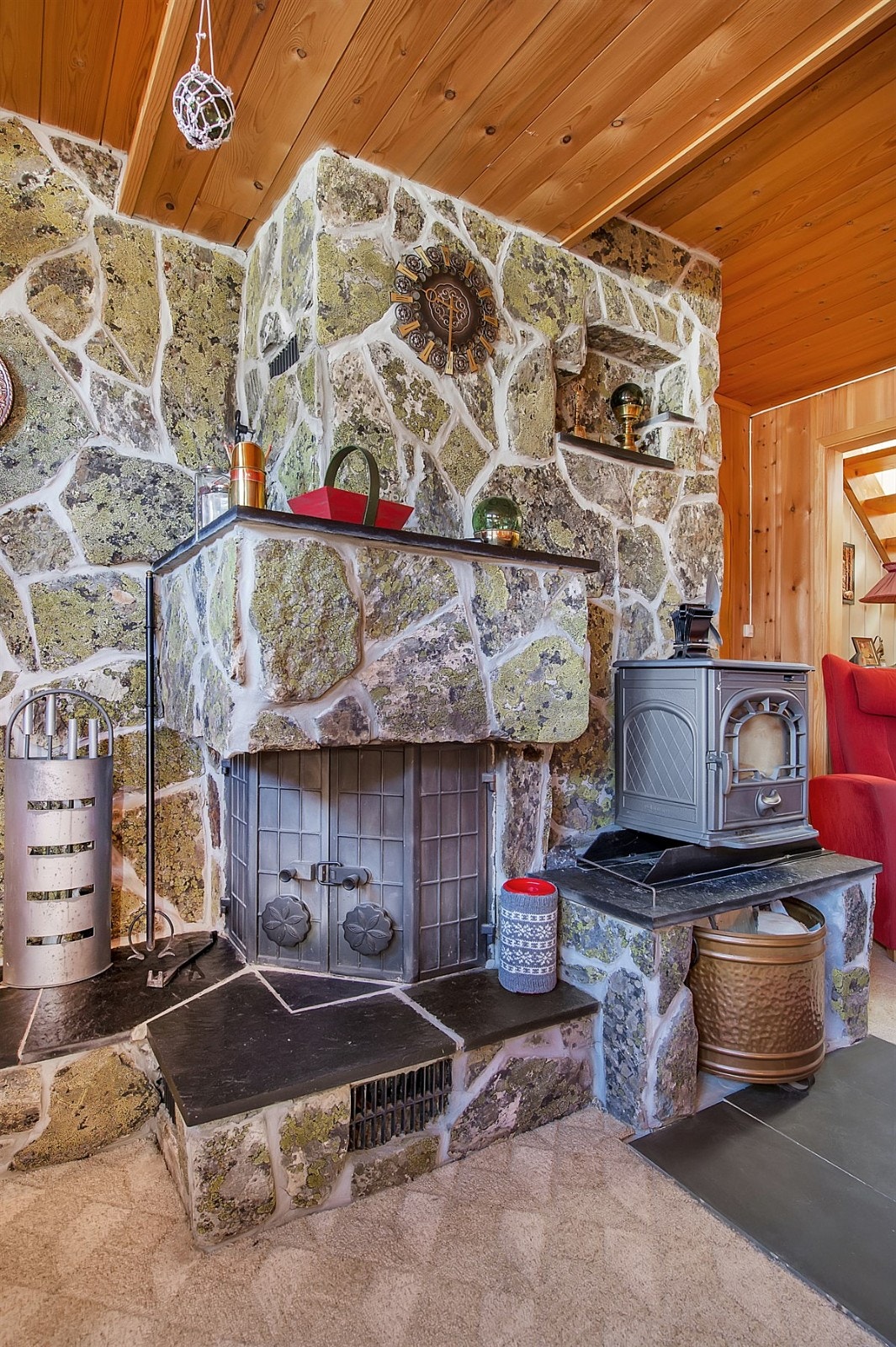 Delikat peis med naturstein Galleribilde