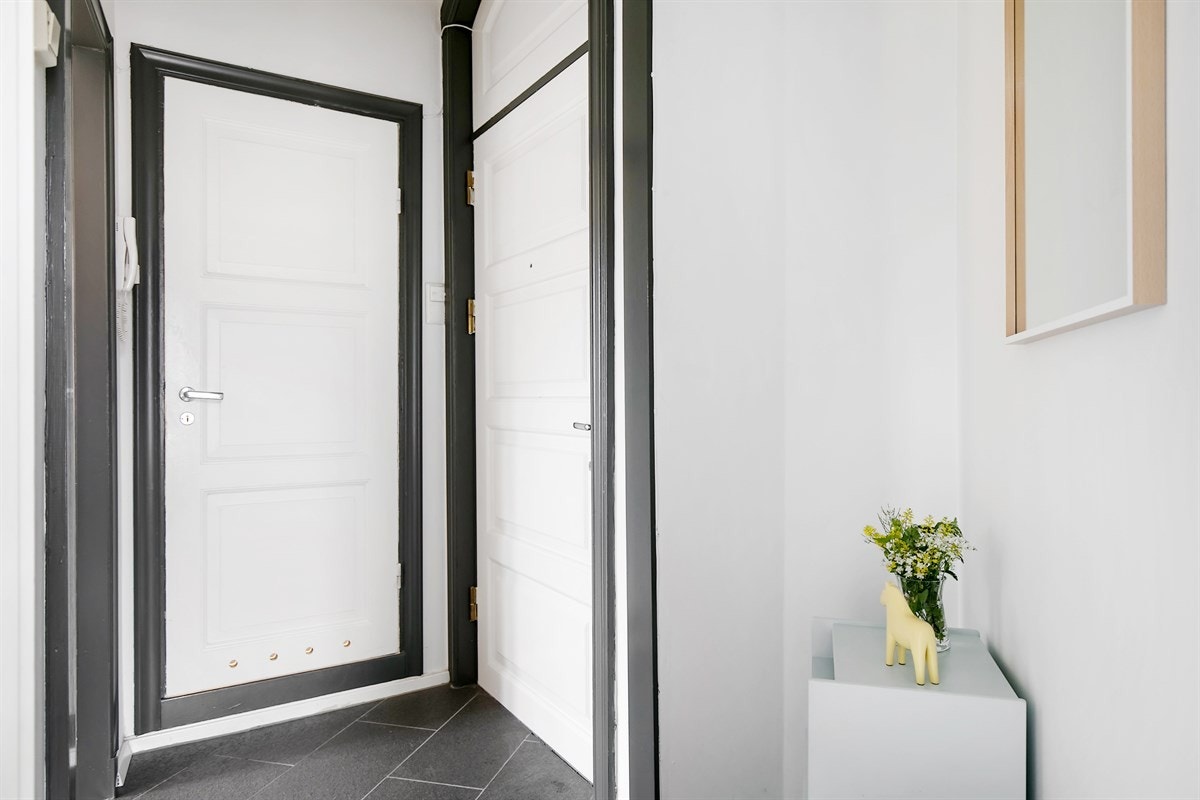De fine, lysmalte overflatene og det fine parkettgulvet gjør at du med en gang blir imponert og får en god følelse. Galleribilde
