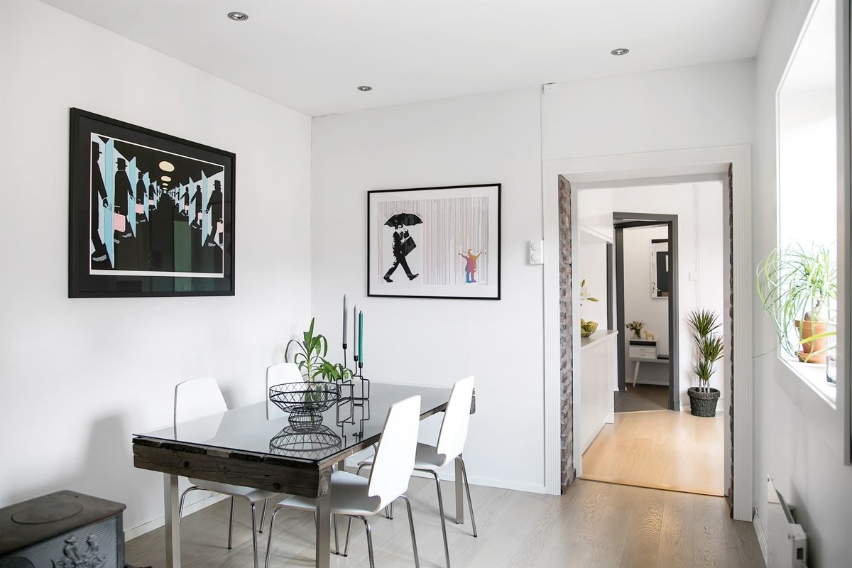 Her har du god plass til stort spisebord, perfekt for hyggelige middager med familie og venner. Galleribilde