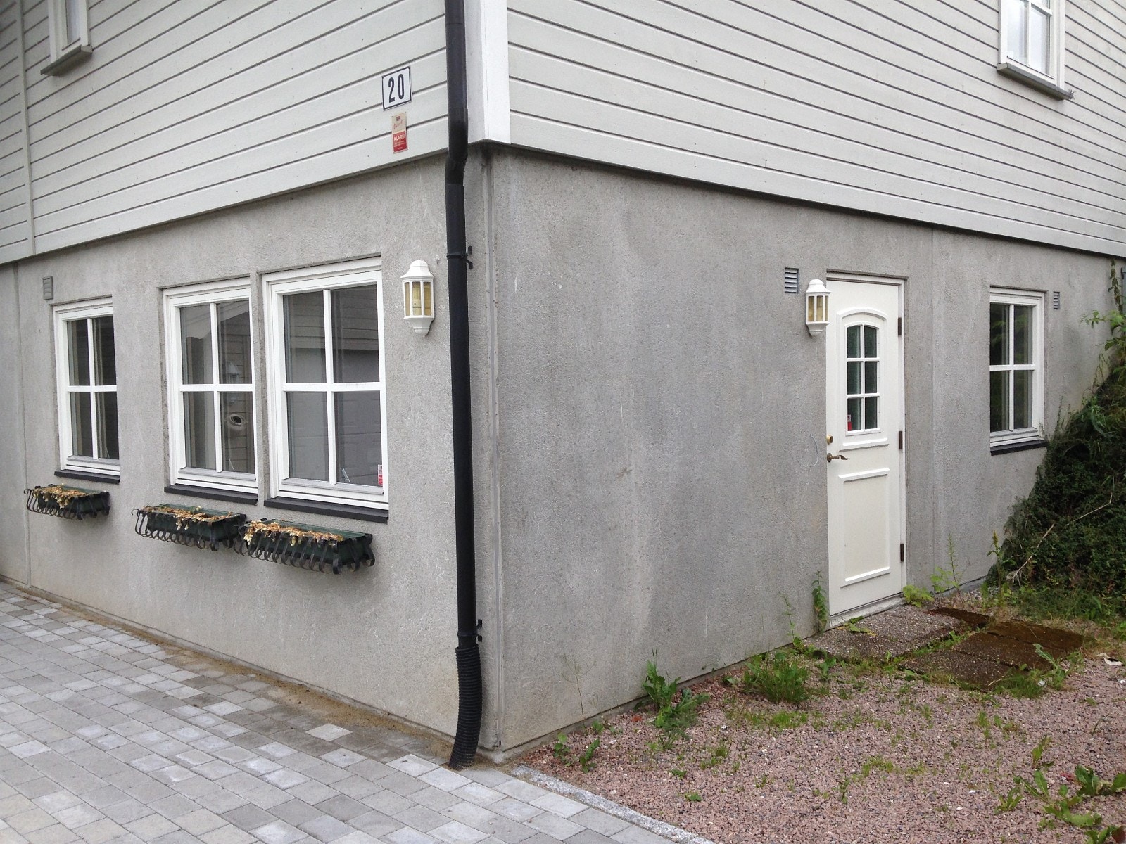 Uteområde med parkeringsplass Galleribilde