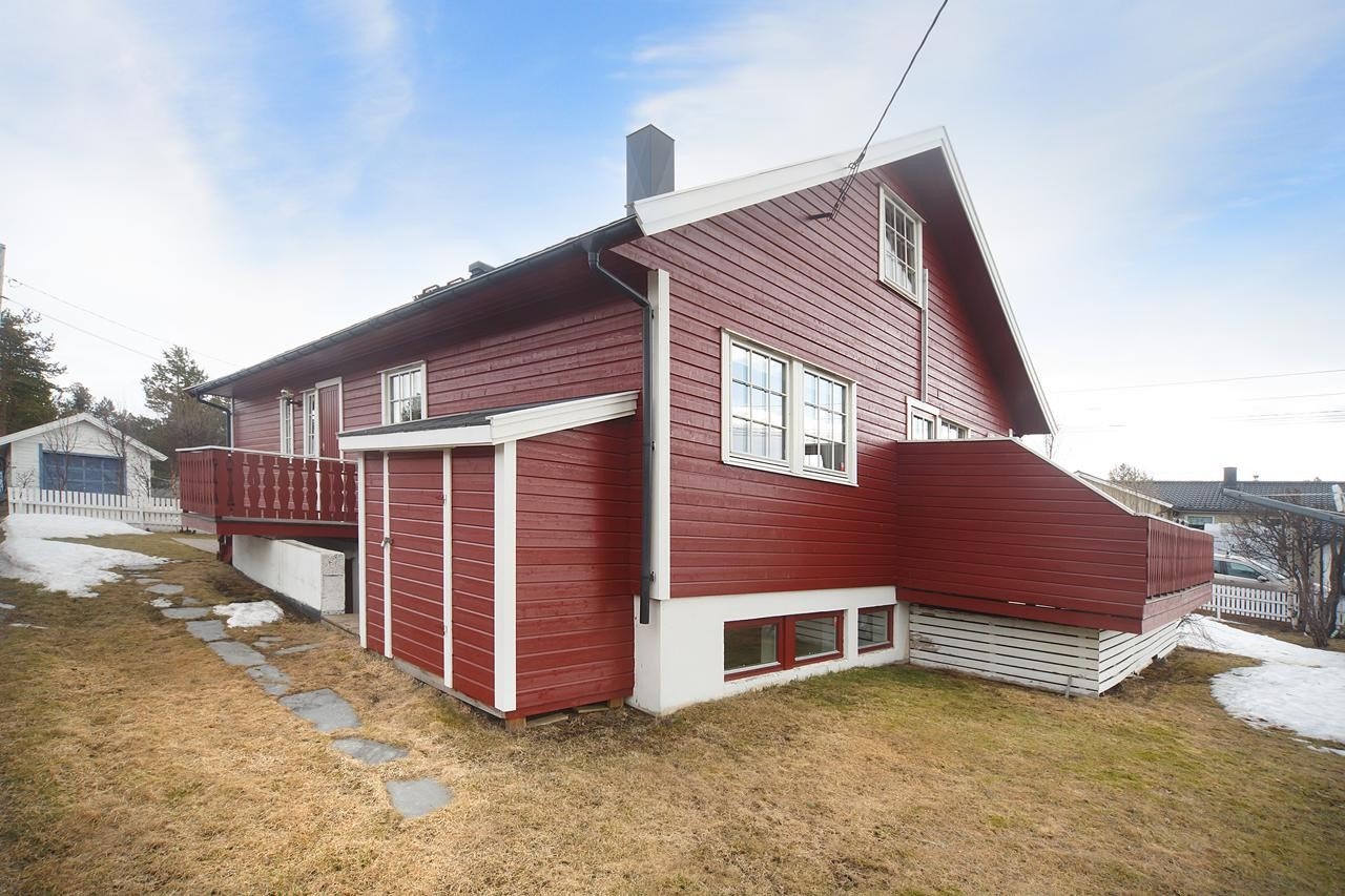 Uteareal på baksiden / utebod Galleribilde