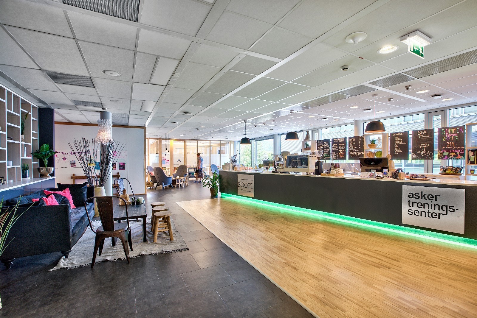 Fra treningssenteret, reduserte priser for leietakere i bygget Galleribilde