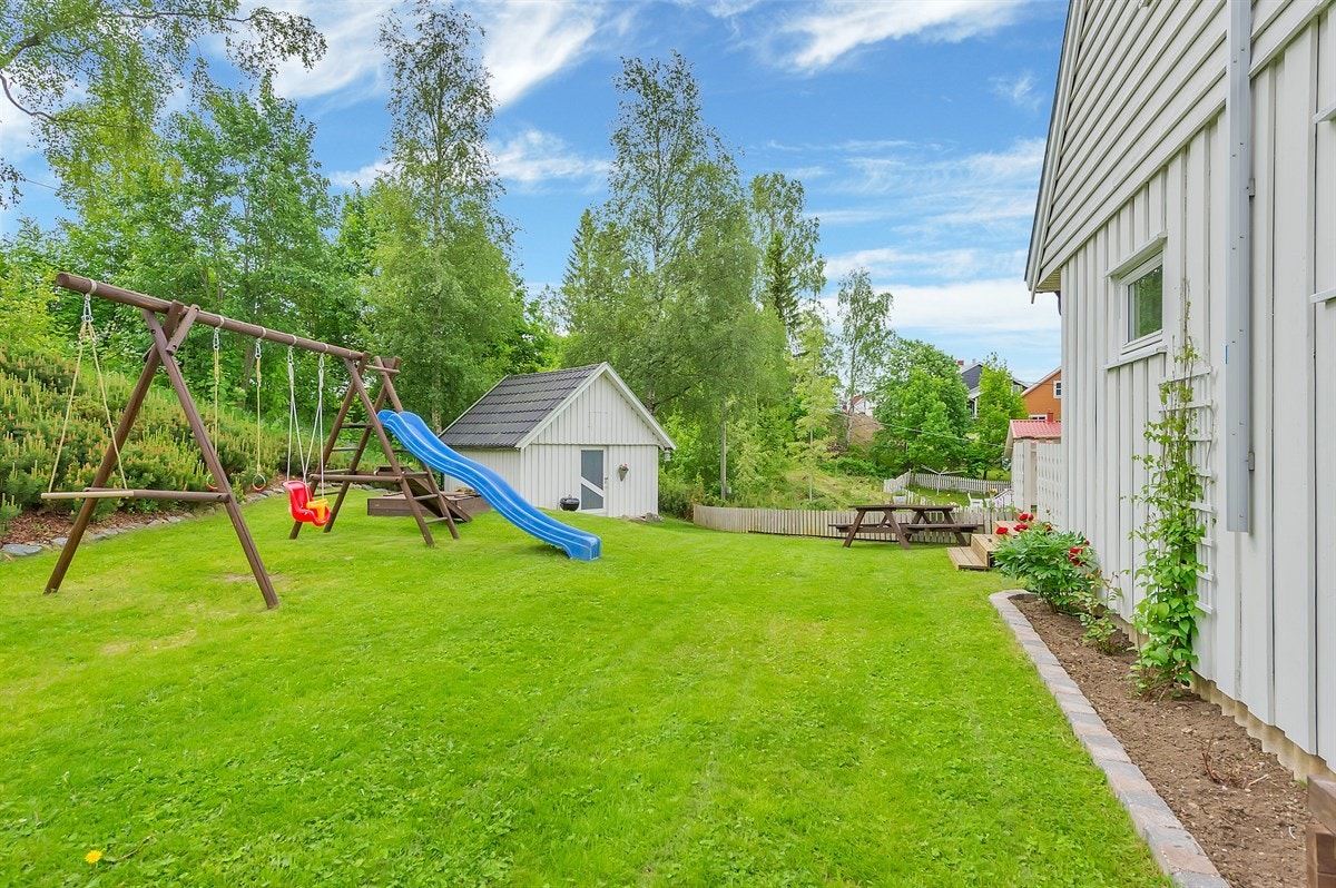 Fine lekeområder på tomten Galleribilde