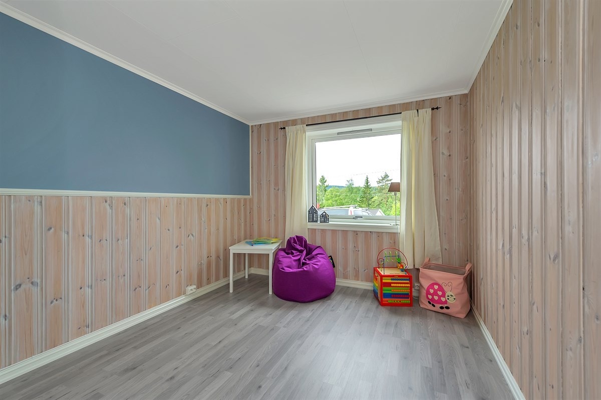 Kjellerstue / lekerom/ gjesterom... Galleribilde