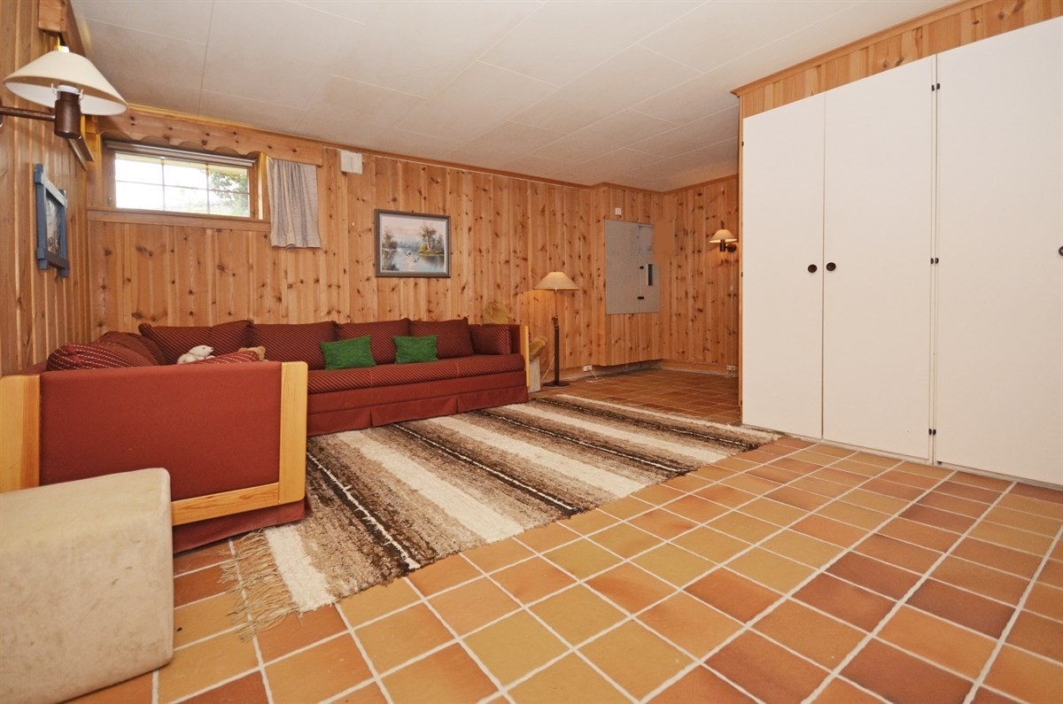 God skapplass i kjellerstuen Galleribilde
