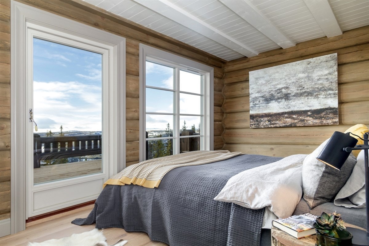 Hovedsoverom m/ adkomst til terrasse og fantastisk utsikt Galleribilde