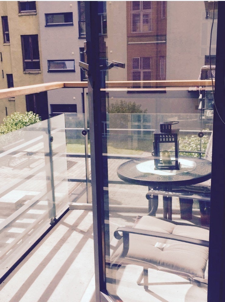 Balkong fra stue med gode solforhold Galleribilde