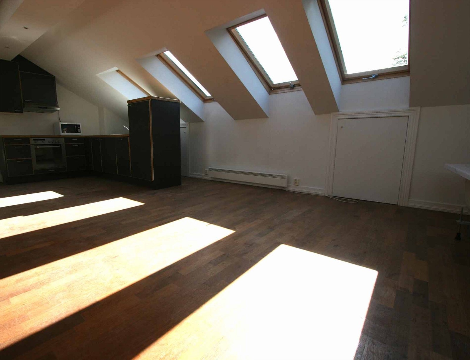 Stue med kjøkkenløsning Galleribilde