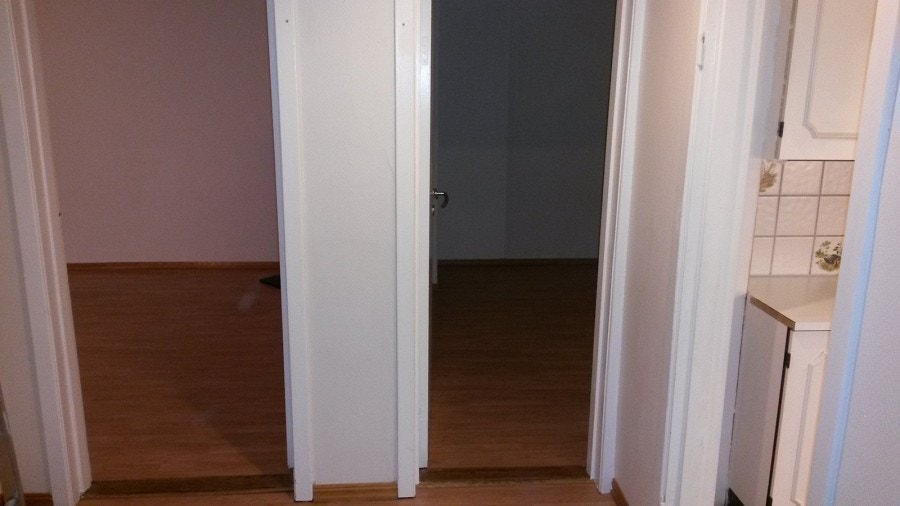 Gang med dør til alle rom. Galleribilde