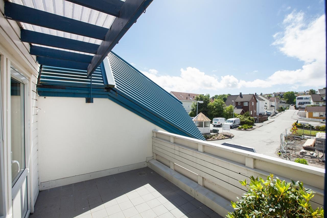 Balkong 1 med utgang fra kjøkken Galleribilde