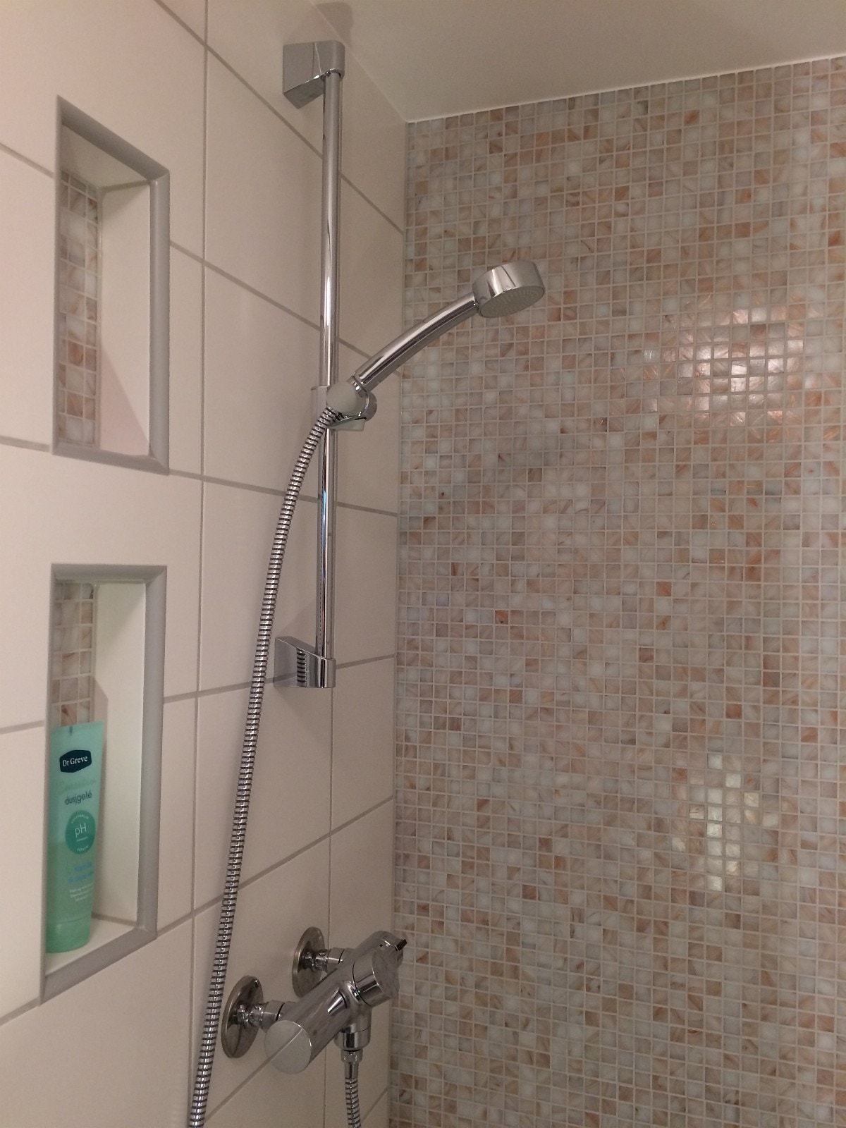 Dusj med nisje for shampo etc. Galleribilde