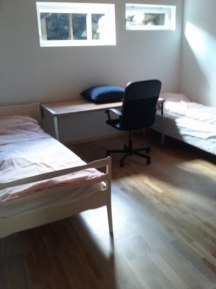 KJELLERROM Galleribilde