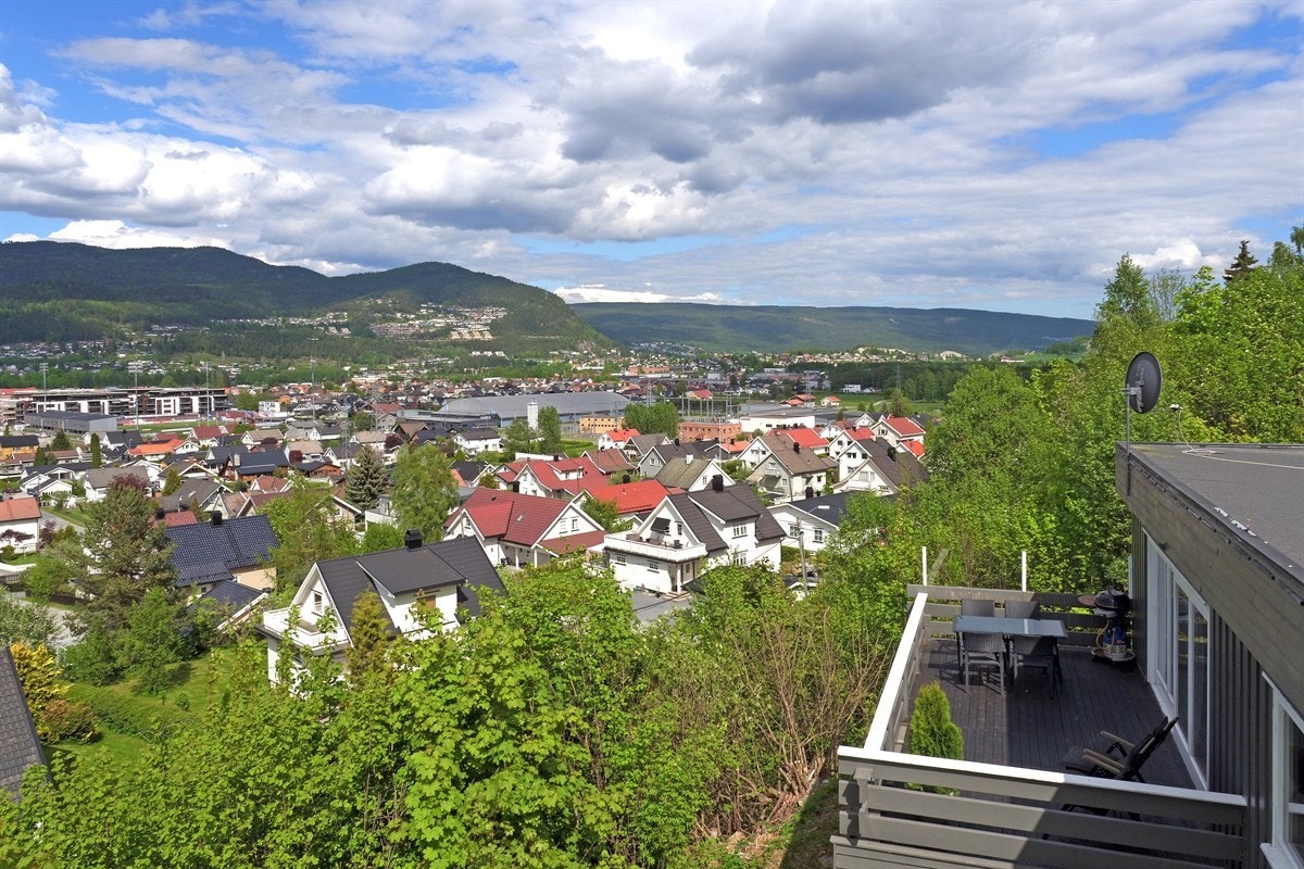 Fantastisk utsikt utover Mjøndalen og Eikerbygdene. Galleribilde