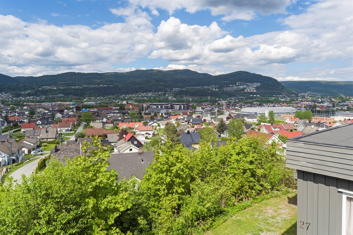 Fantastisk utsikt utover Mjøndalen og Eikerbygdene. Galleribilde