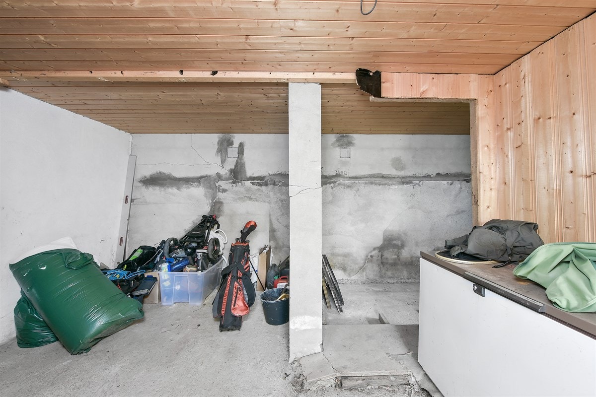 Det er god lagringsplass i kjellerarealer. Galleribilde