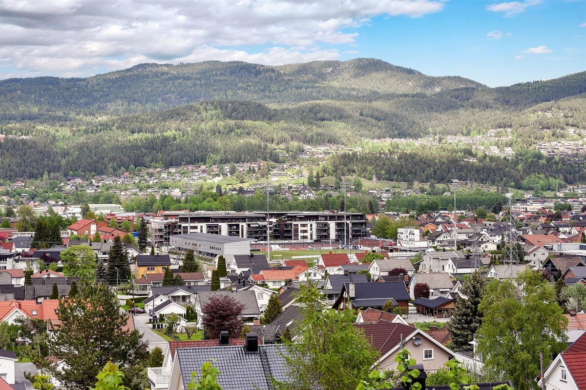 Fantastisk utsikt utover Mjøndalen og Eikerbygdene. Galleribilde