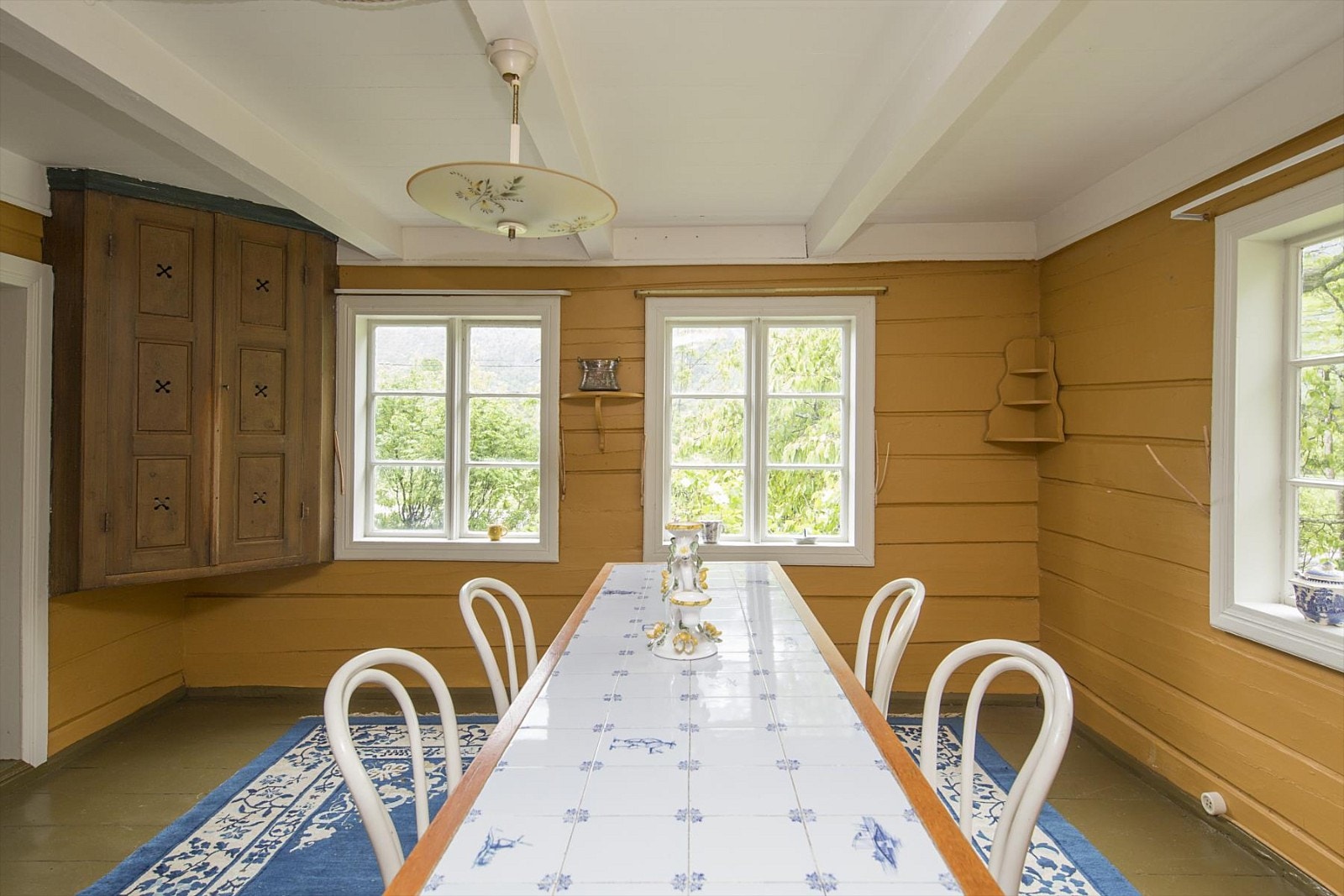 Spisestue 1. etasje Galleribilde