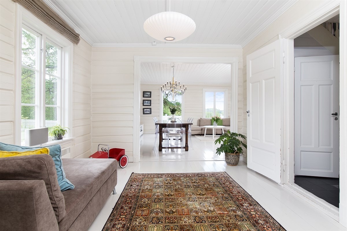 Gjennomgående lyse rom. Galleribilde