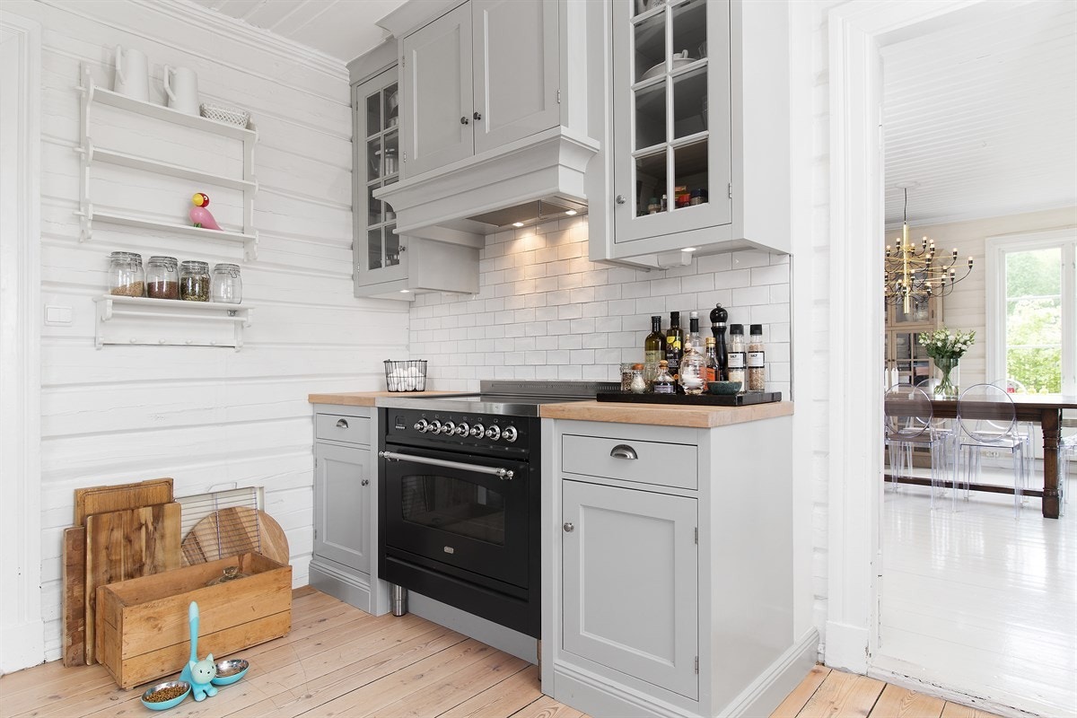 God skap og benkeplass. Galleribilde