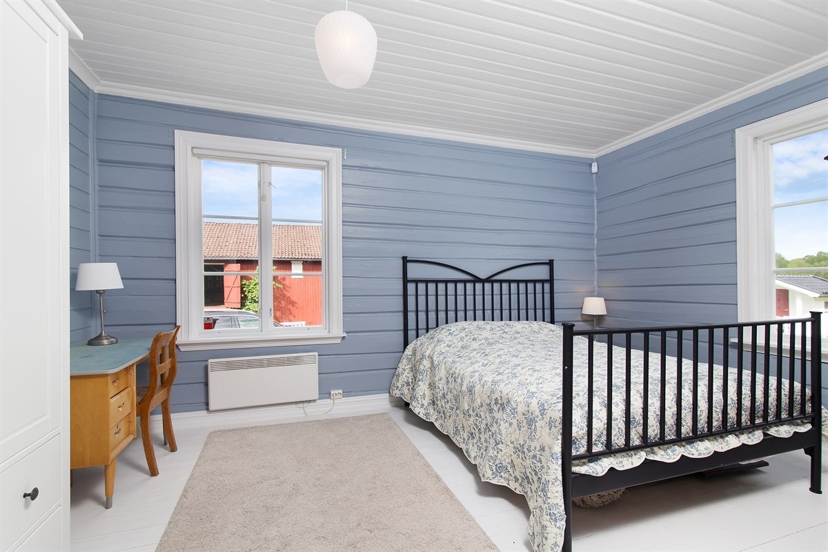 Romslig soverom i 1 etasje. Galleribilde