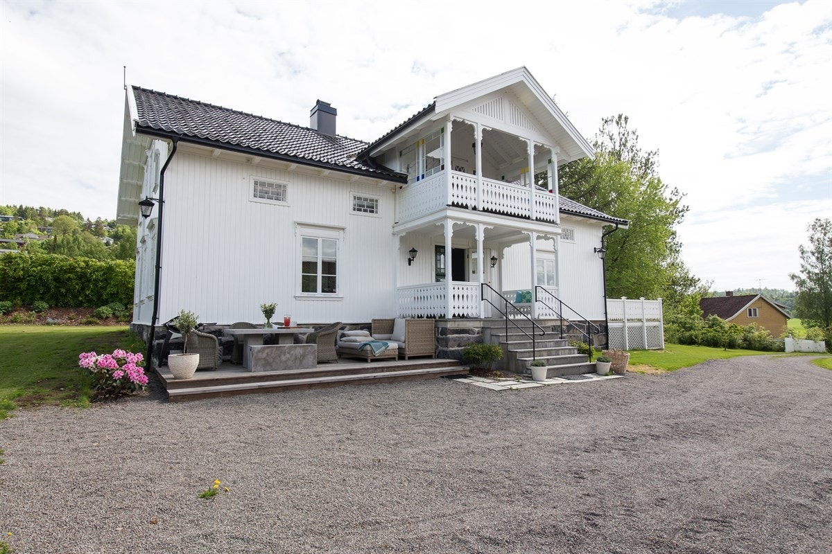 Meget godt vedlikeholdt sveitservilla hvor man har beholdt den originale stilen. Galleribilde