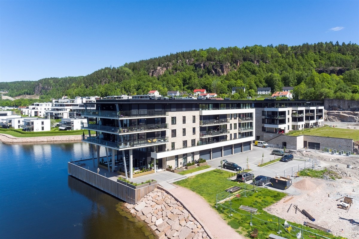 Leiligheten har en idyllisk beliggenhet med nærhet til sentrum. Galleribilde